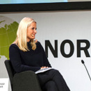 11. desember: Kronprinsesse Mette-Marit deltar på Norad-konferansen, der hun leder en samtale med spesialrådgiver Tore Godal om hans livslange innsats for global helse (Foto: Fredrik Varfjell / NTB scanpix)